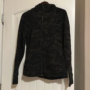 Women’s Lululemon camo scuba sweatshirt - size 10